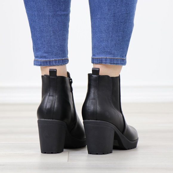 Chelsea Chunky Block High Heel Ankle Boots Black Synthetic Leather - Picture 7 of 12